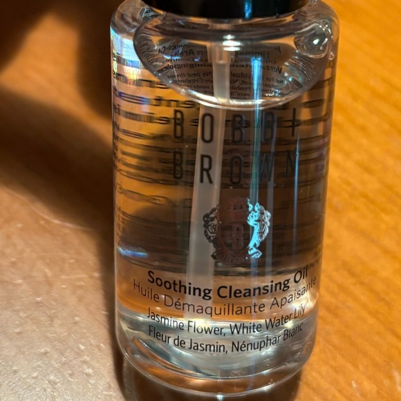 Bobbi Brown Soothing Cleansing Oil - Picture 3 of 9